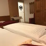 Enzian شقة *